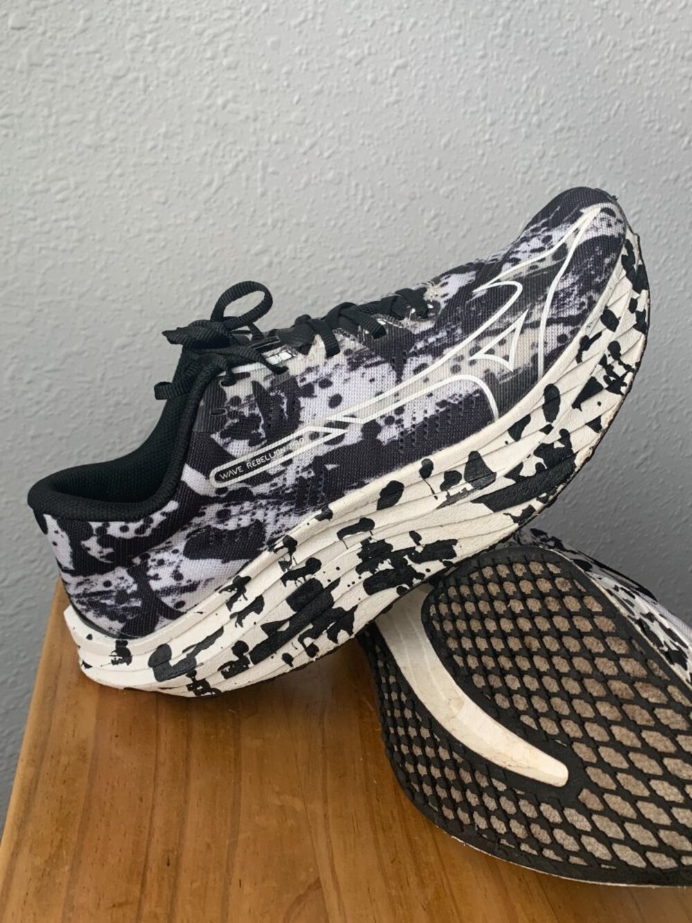 Mizuno Wave Rebellion Pro Prototype Salesman Sample Size 9 Kakizome Ink Splatter
